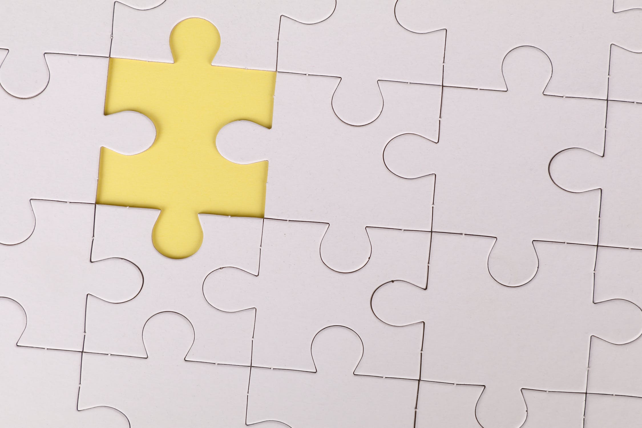 Ann H - https://www.pexels.com/photo/jigsaw-puzzle-3482442/