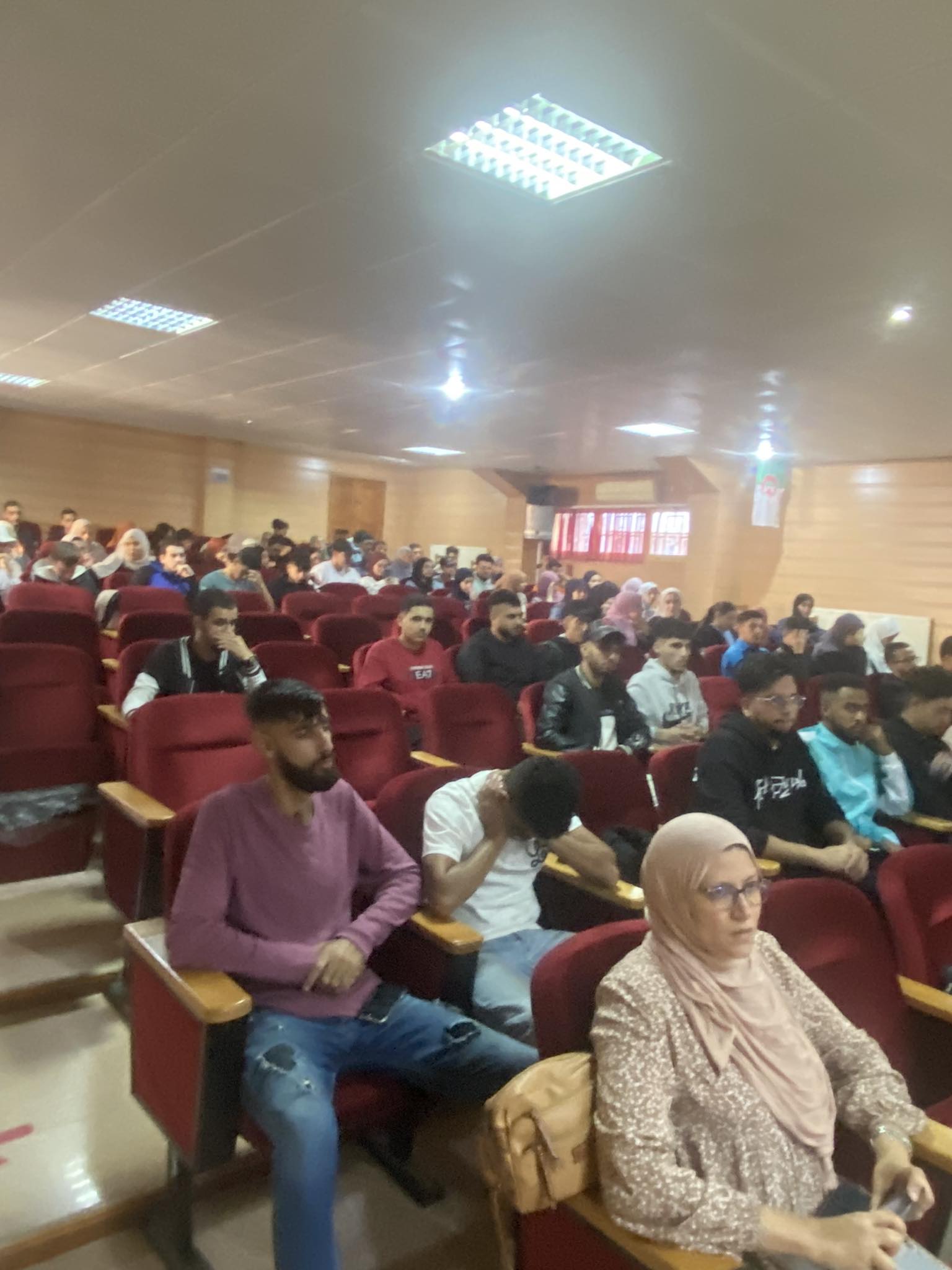 les étudiants etaitent présents dans la jouenée de l'entrepreneuriat