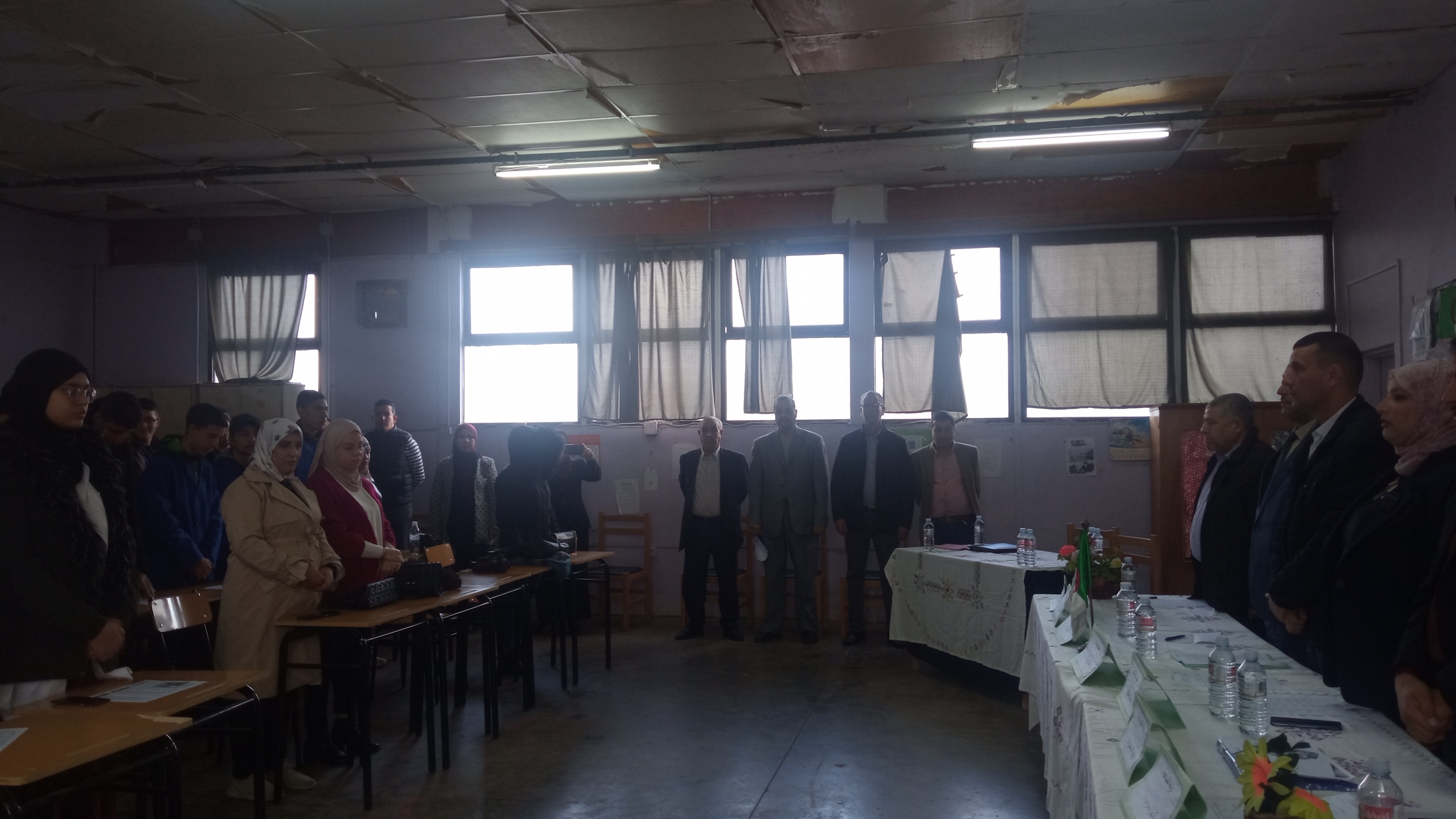 a l'ouverture on écouter l'hymne national algerien