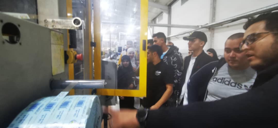 معاينة ميدانية داخل المصنع 