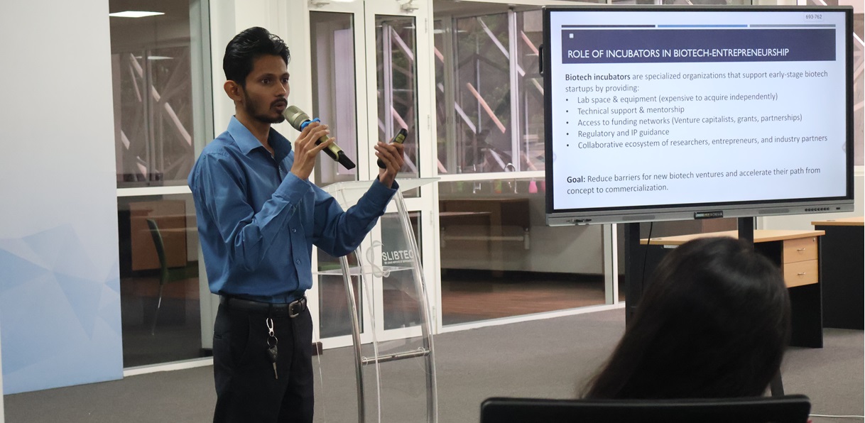 The instructor of the SLIBTEC explain about "Role of incubators in Biotech Entrepreneurship "