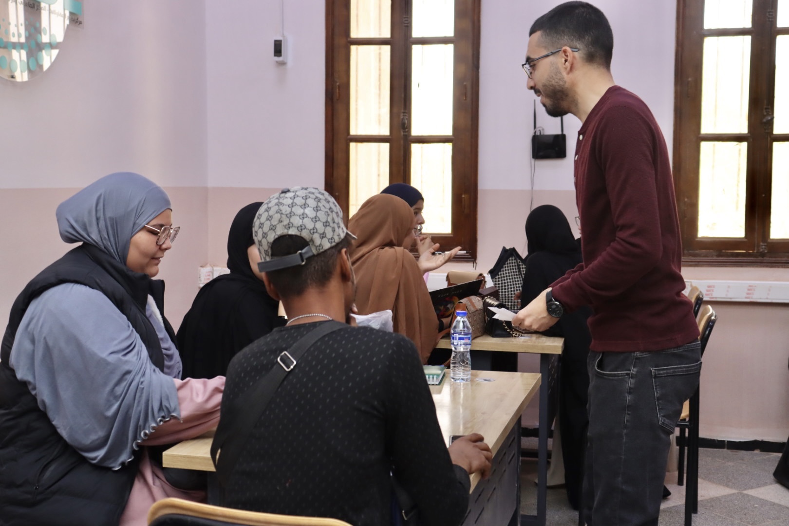 Image showing the workshop trainer delivering the session, speaking to participants and presenting key concepts related to pitching skills.