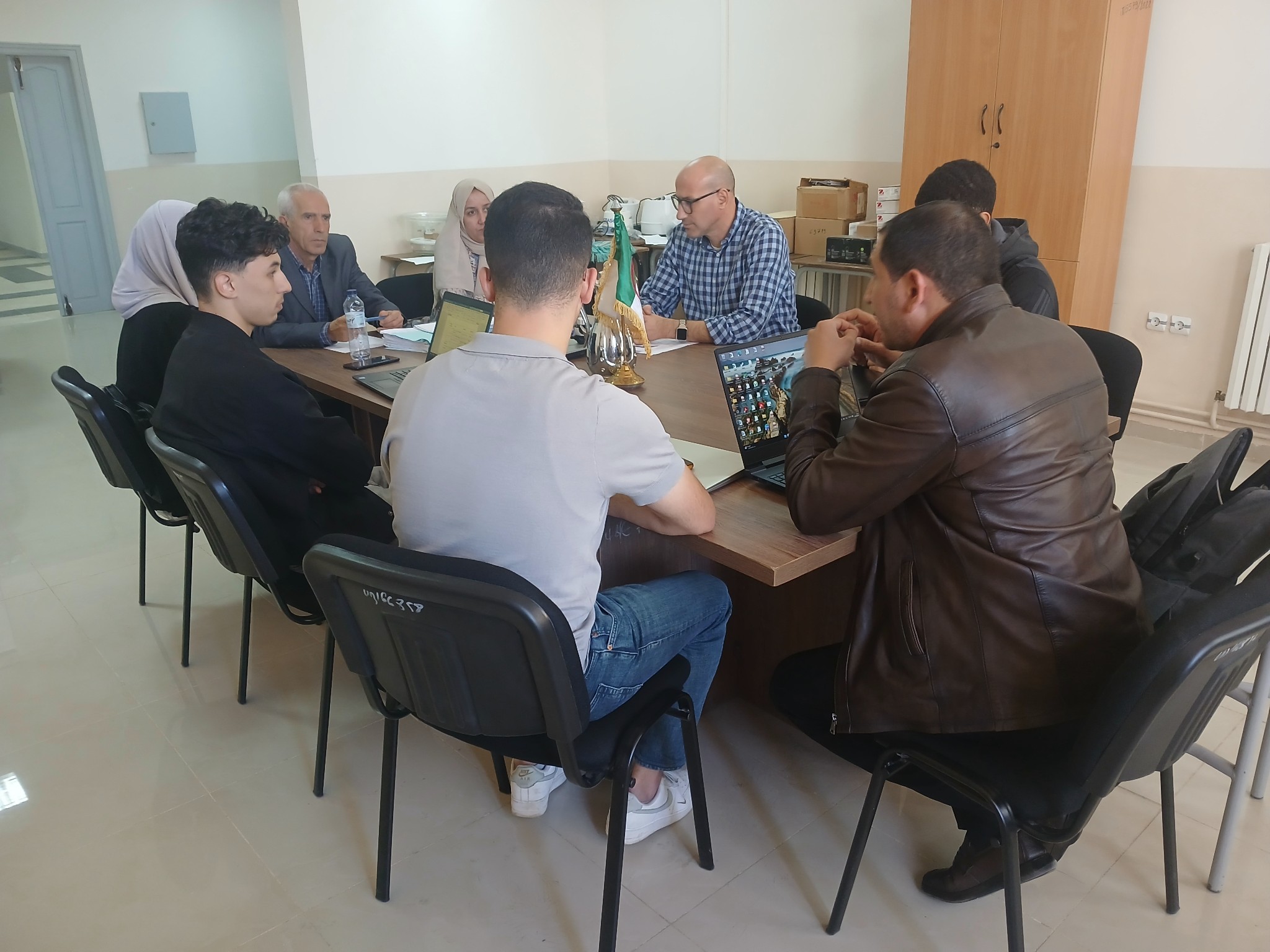 الطلبة الفائزين في مسابقة Proto Market