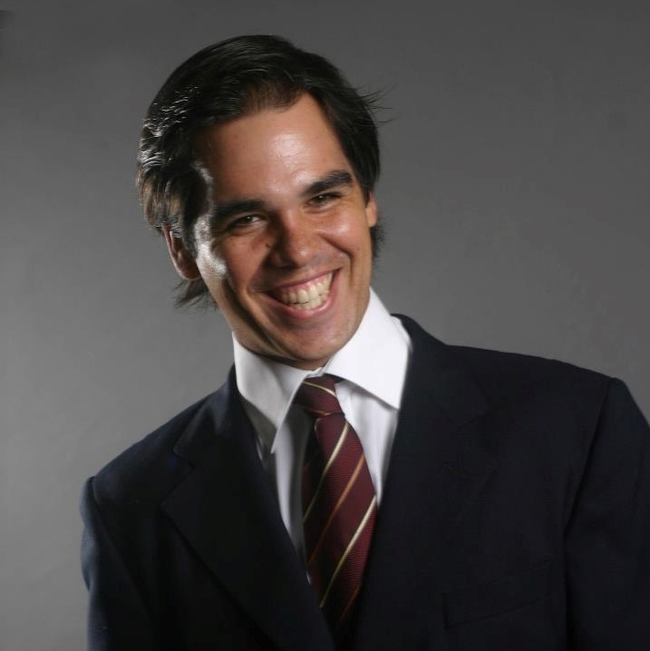 Profile picture for user Rodrigo Cavenecia