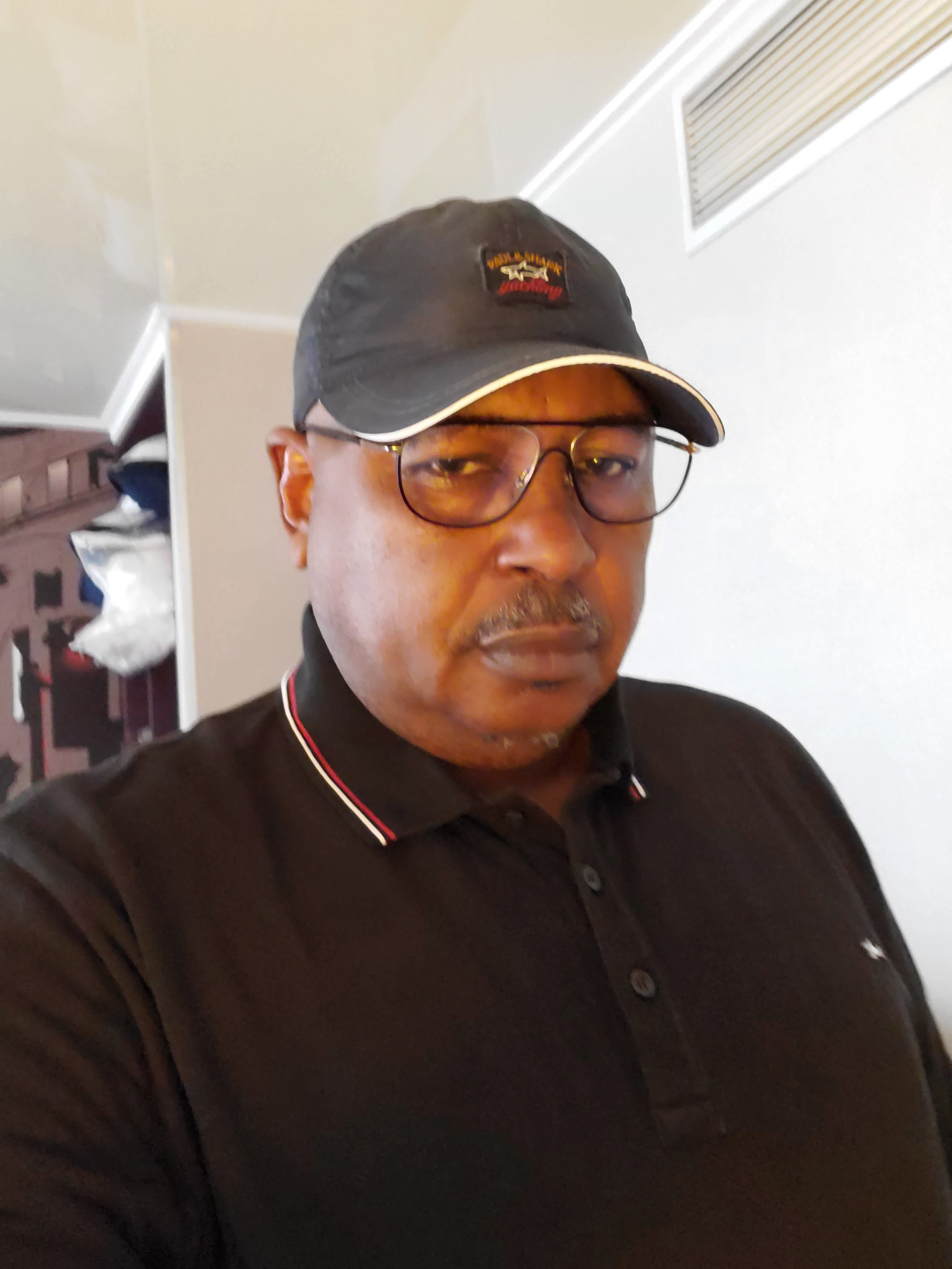 Profile picture for user Sixcoucou