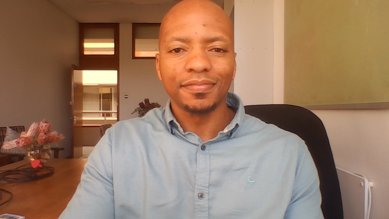 Profile picture for user AyandaM