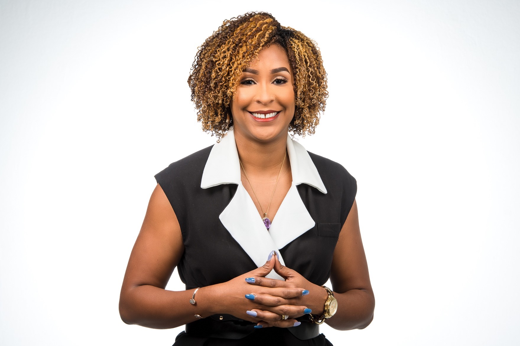 Profile picture for user shanifalconer