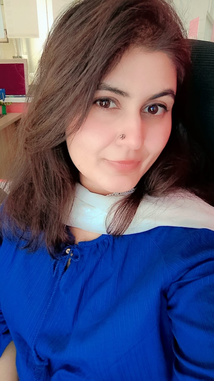 Profile picture for user momina.hussain