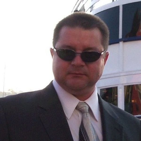 Profile picture for user julian