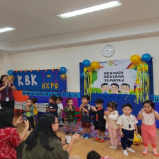 The Global Entrepreneurship Week (GEW) at TK Penabur Bintaro Jaya was a resounding success, igniting the entrepreneurial spirit in every young mind. The event was a whirlwind of creativity and fun, with each class embarking on unique themes and activities.