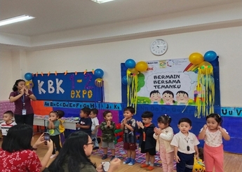 The Global Entrepreneurship Week (GEW) at TK Penabur Bintaro Jaya was a resounding success, igniting the entrepreneurial spirit in every young mind. The event was a whirlwind of creativity and fun, with each class embarking on unique themes and activities.