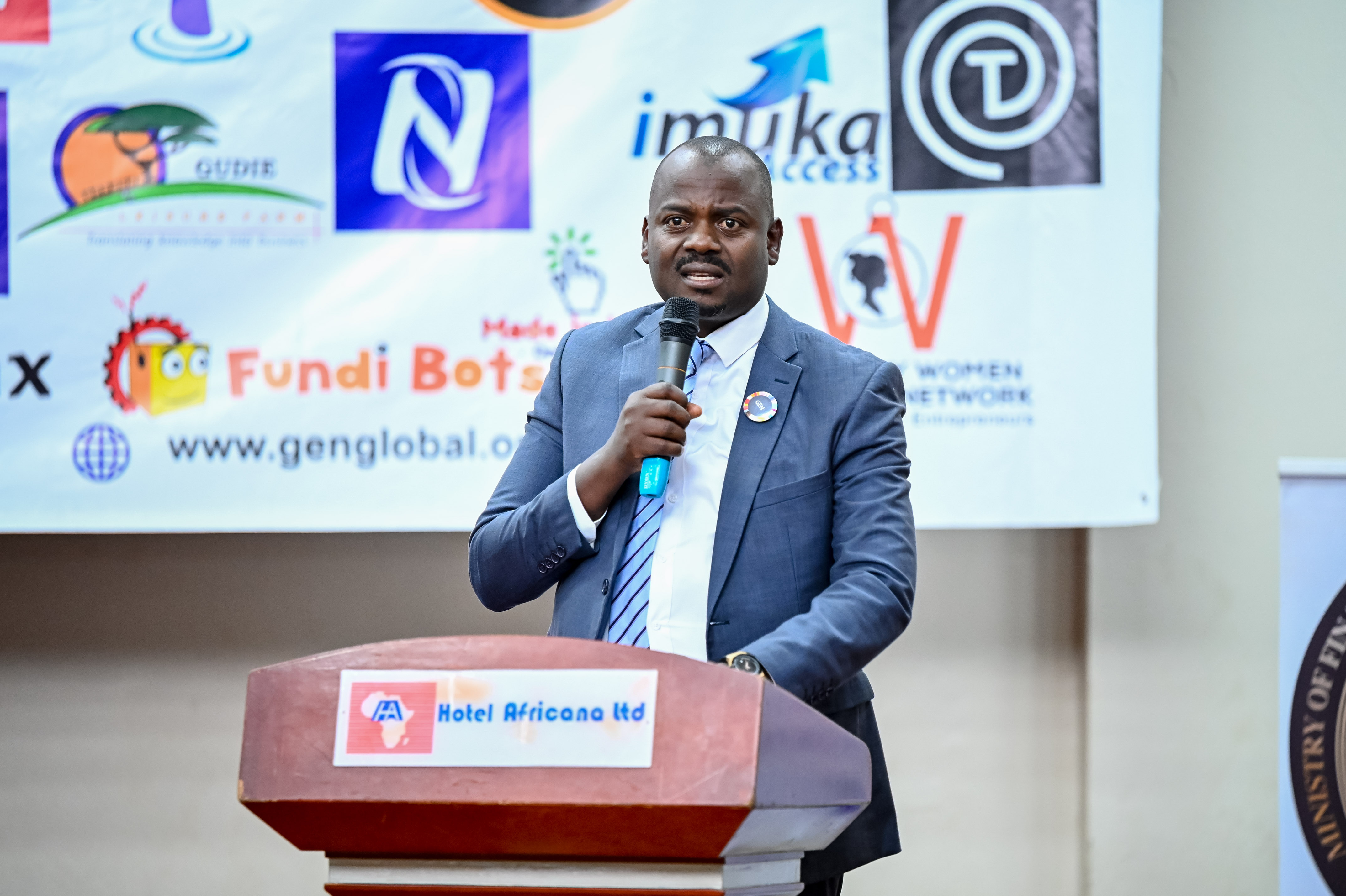 Minister Microfinance