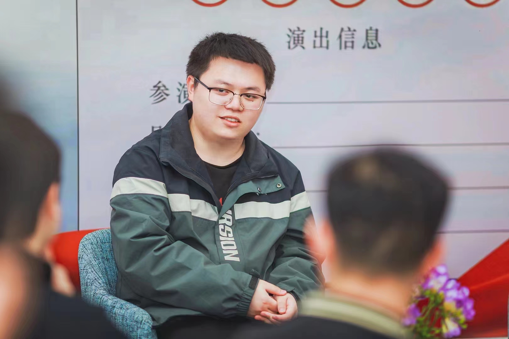 Profile picture for user yufeirolinmei